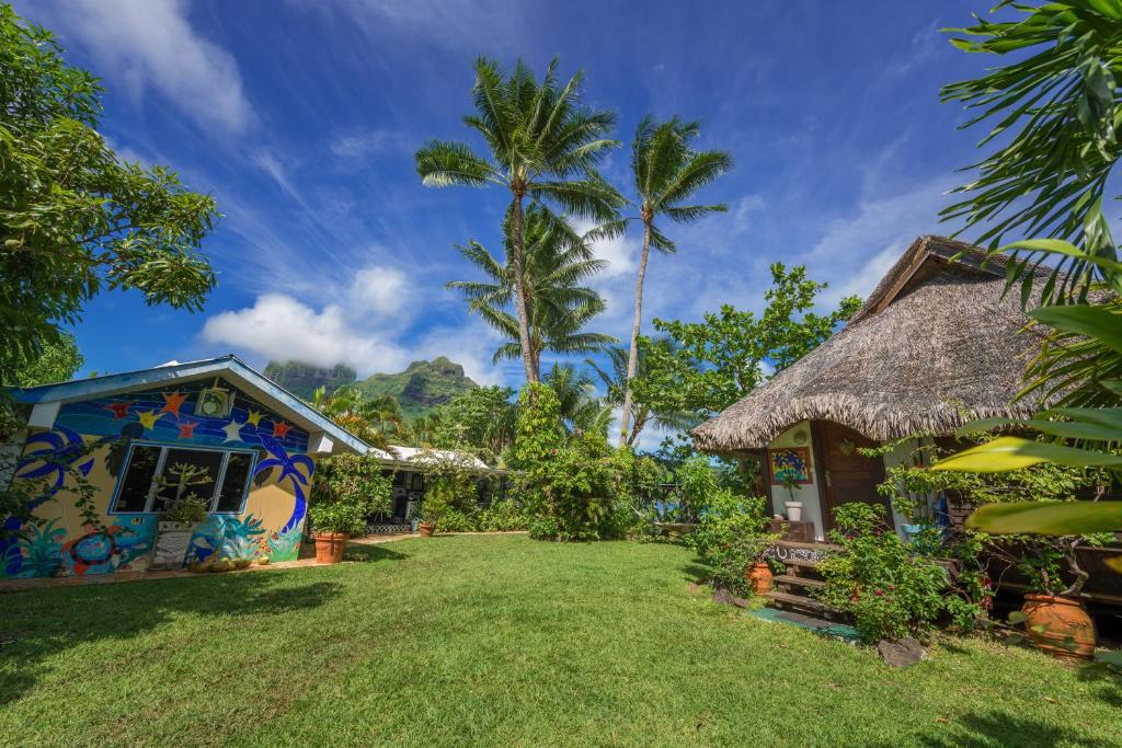 Bora Bora Bungalove