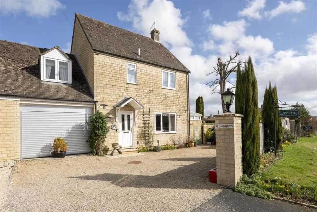 Elvington Cottage - Family-friendly cheerful house at the heart of the Cotswolds