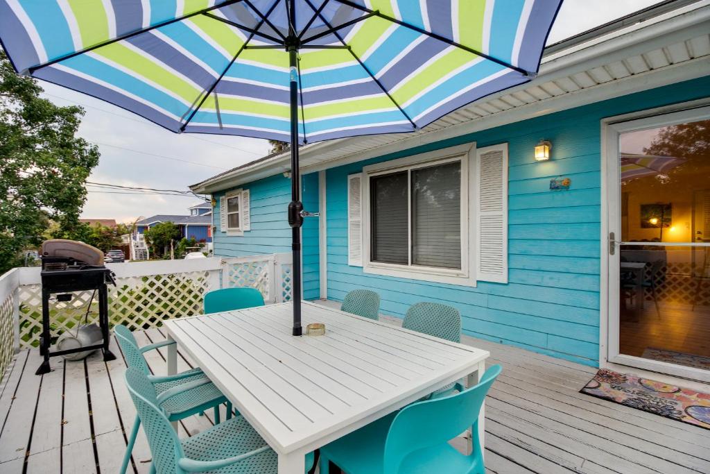 Tybee Island Beach House with Deck and Game Room