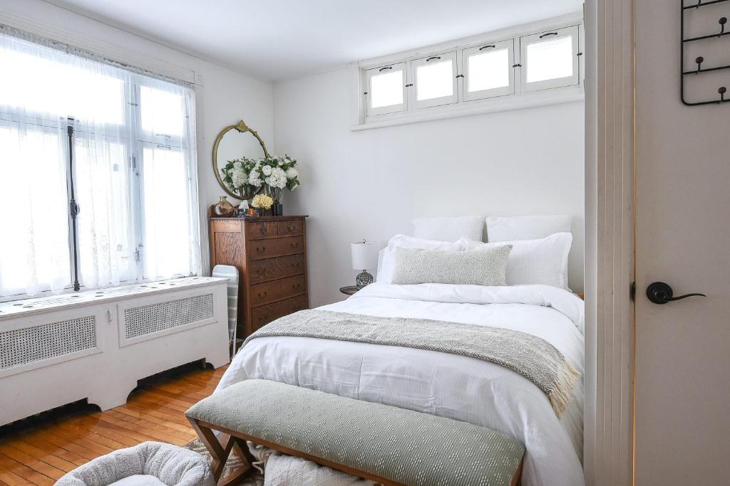 Bright and Beautiful Studio in Old Quebec City