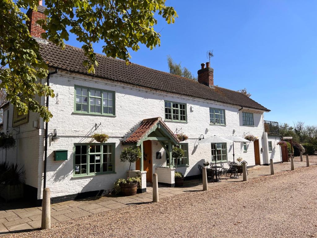 The Green Man, Eco-friendly cabin in the Lincolnshire countryside with heating and hot water