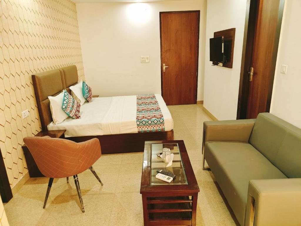 Hotel AMBS suites Near T3 IGI Airport