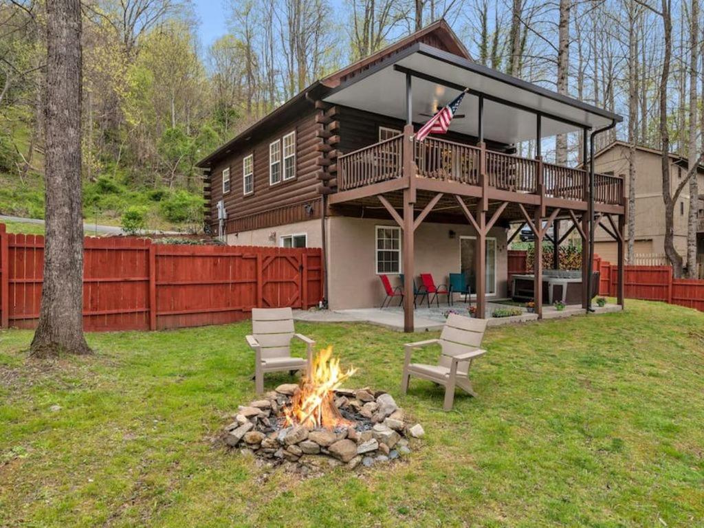 Soco Serene Cabin in the Heart of Maggie Valley