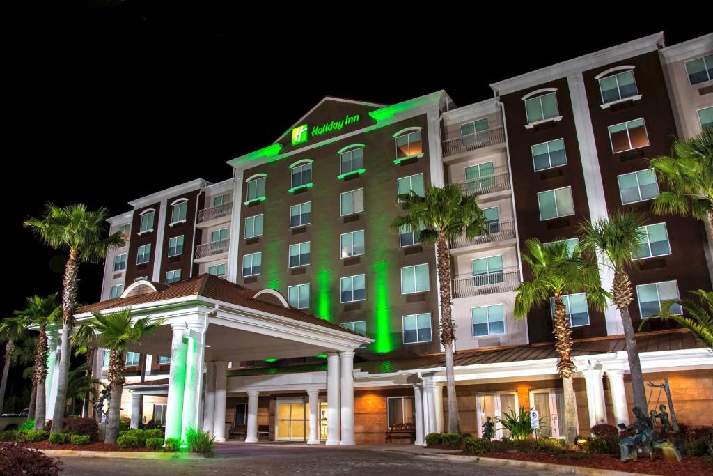 Holiday Inn Hotel & Suites Lake City, an IHG Hotel