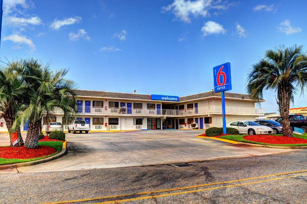 Motel 6-Slidell, LA - New Orleans