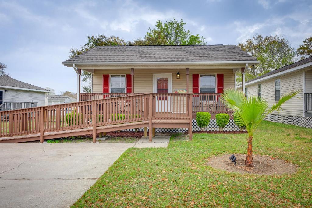 Charming Biloxi Vacation Rental Near Beach!