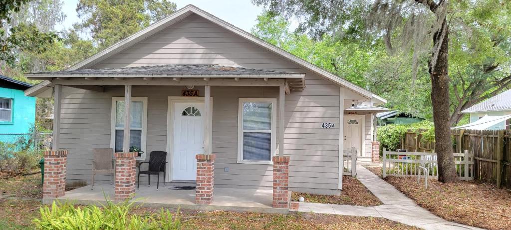 Modern House Minutes from Downtown Gainesville, UF, VA & More!