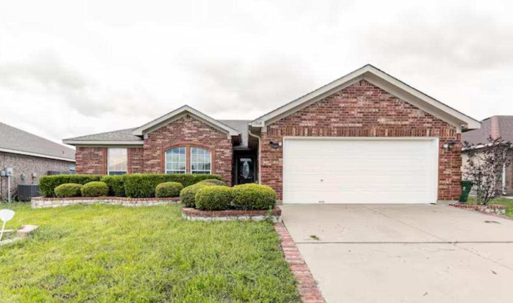 Family Home close to AT&T Stadium w Game Room and Large Patio