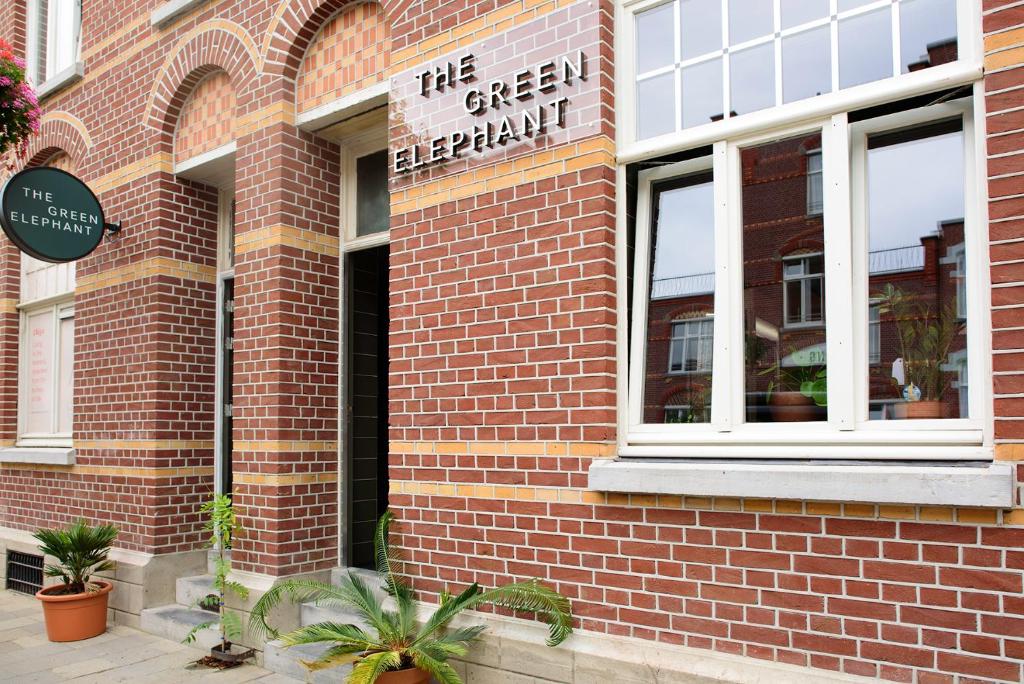 The Green Elephant Hostel & Spa