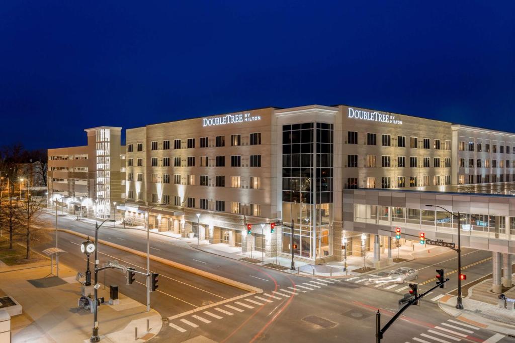 DoubleTree by Hilton Evansville