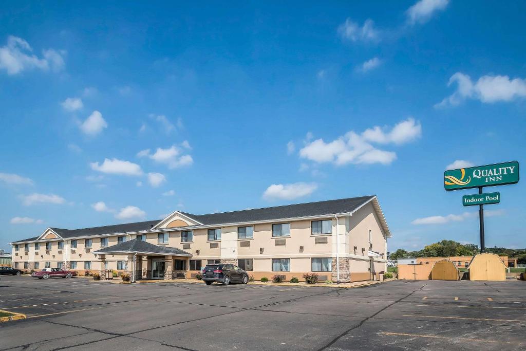 Quality Inn - Coralville