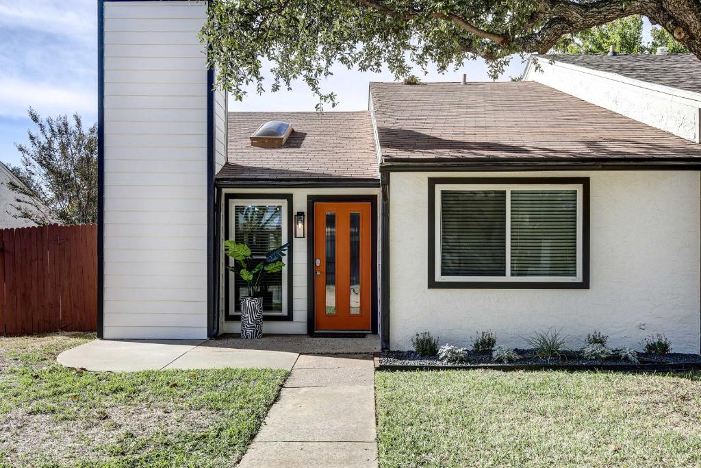 Stylish Allen Home near Watters Creek Village