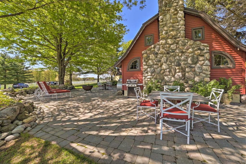 Family-Friendly Farmhouse - Near Lake and Ski Areas!