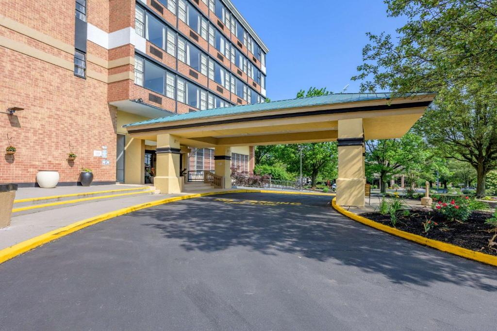 Days Inn & Suites by Wyndham Lebanon PA