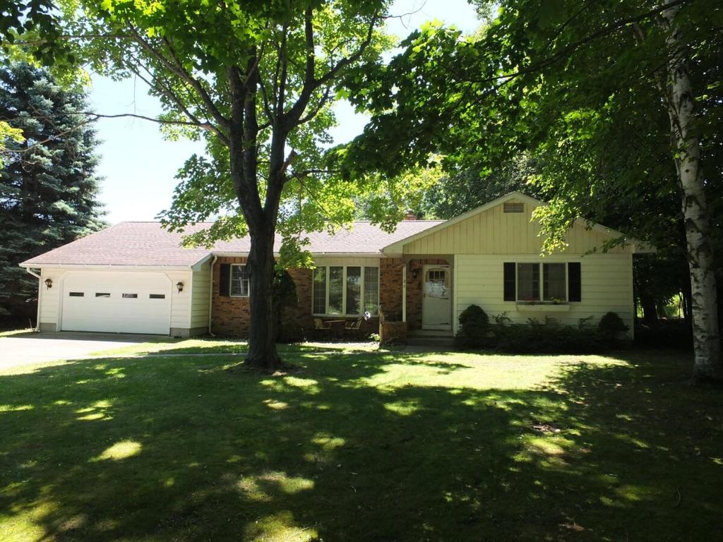 The Maple Cottage - Walk To Beach & Lake Michigan