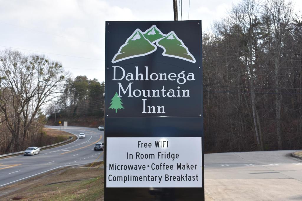 Dahlonega Mountain Inn