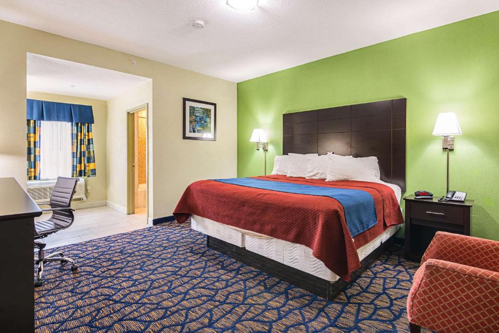 Rodeway Inn and Suites Ithaca