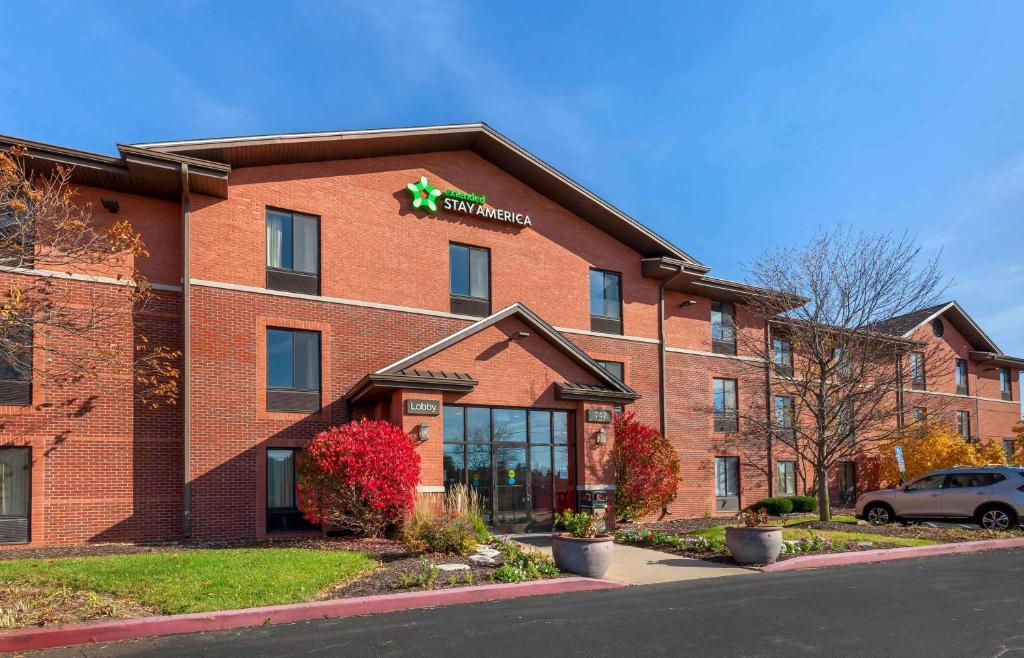 Extended Stay America Select Suites - Rockford - State Street