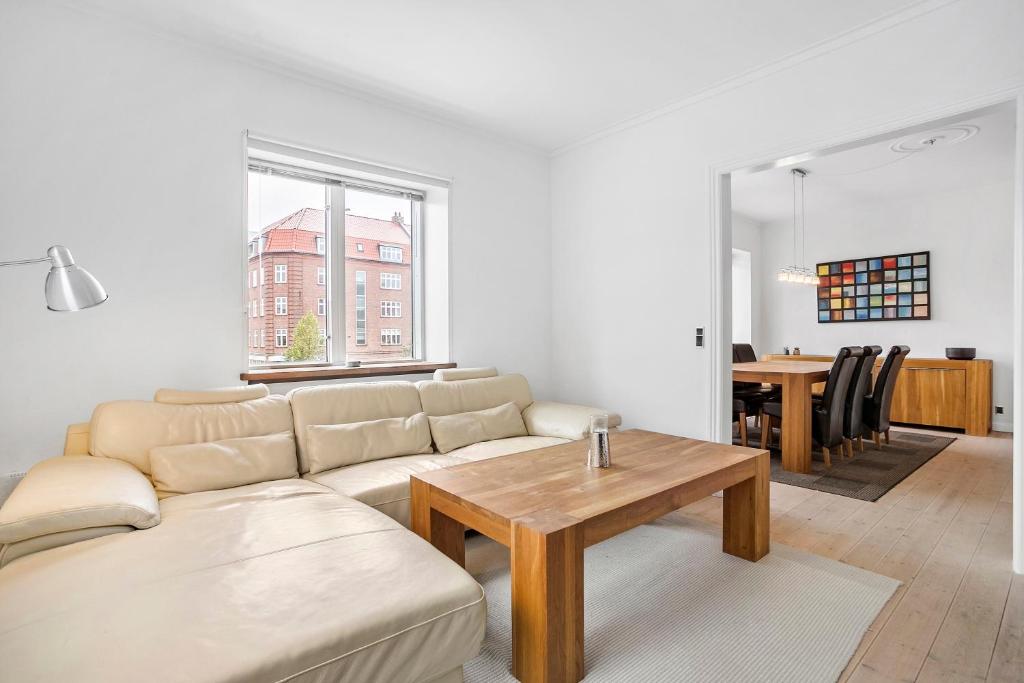 Cozy 2-Bed Apartment in Aalborg