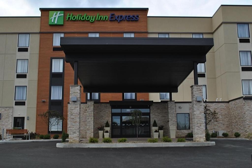 Holiday Inn Express Salem, an IHG Hotel