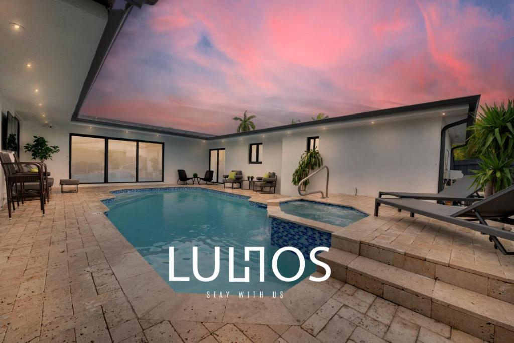 Luxe 5BR Pool Jacuzzi Basketball L17