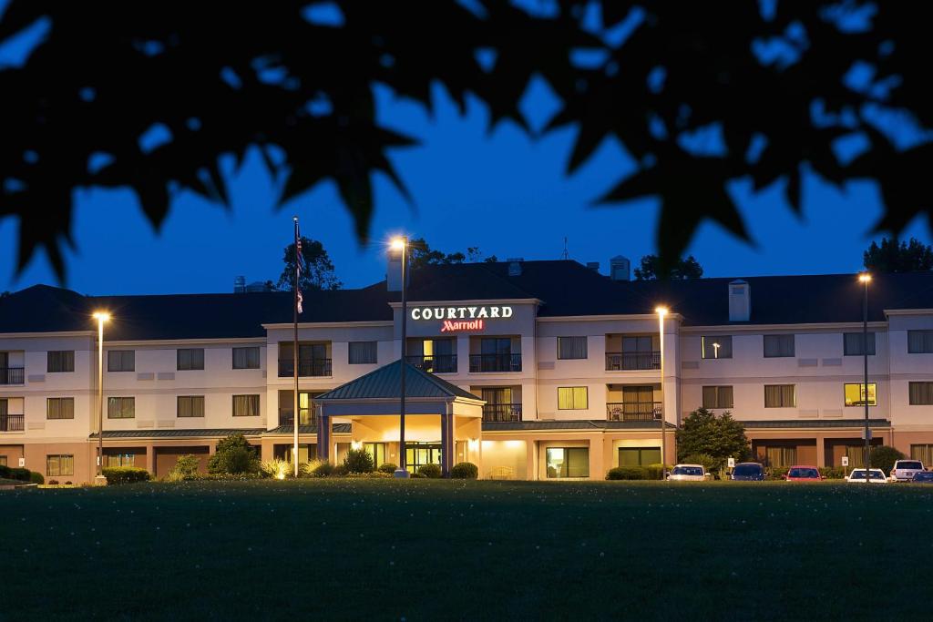 Courtyard by Marriott Columbus Tipton Lakes