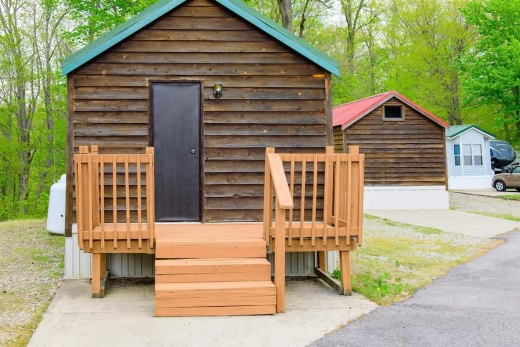 Charming Log Cabin in Bloomington