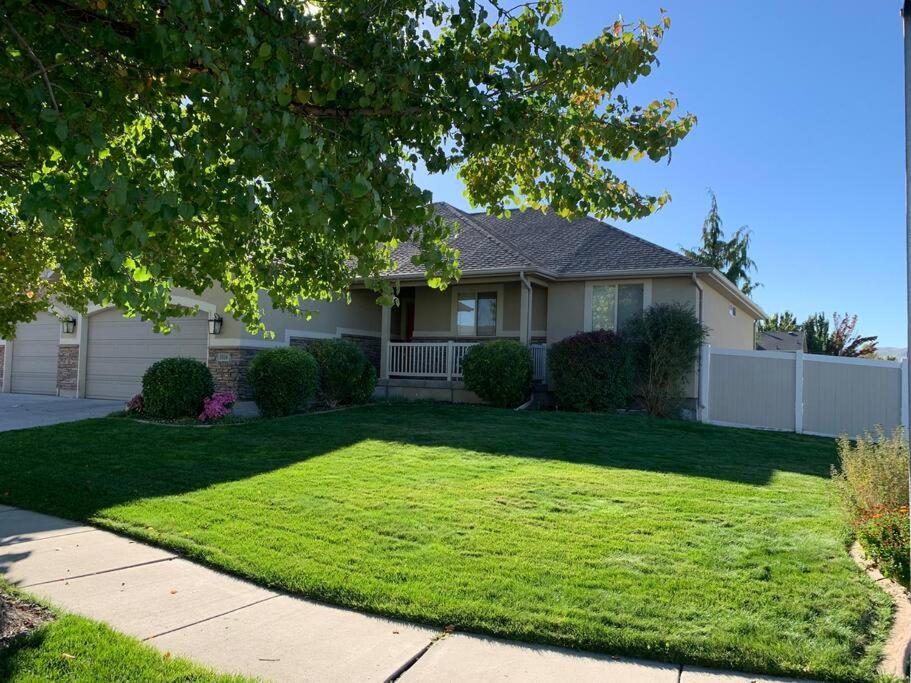 Snug Home with fenced yard