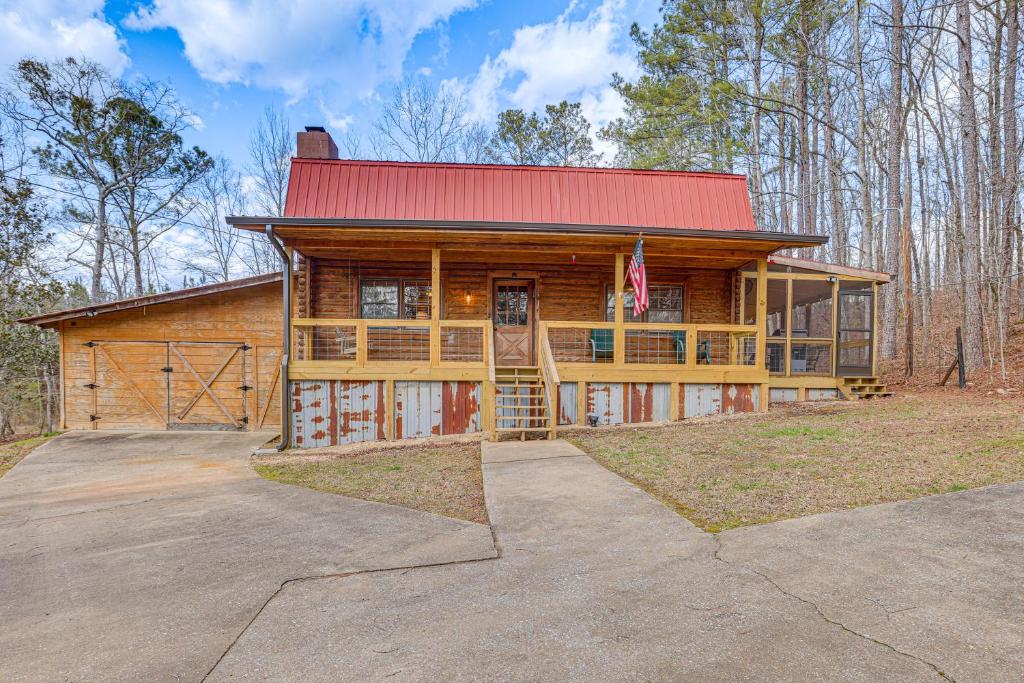 Cropwell Cabin with Fire Pit, Near Logan Martin Lake