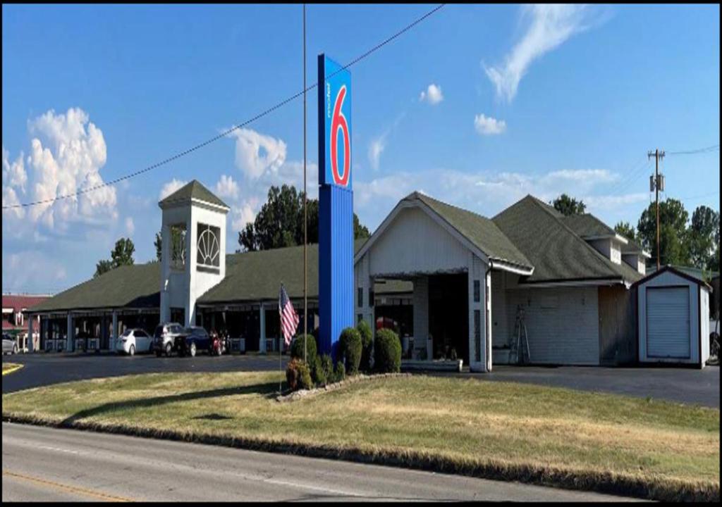 Motel 6-Sallisaw, OK