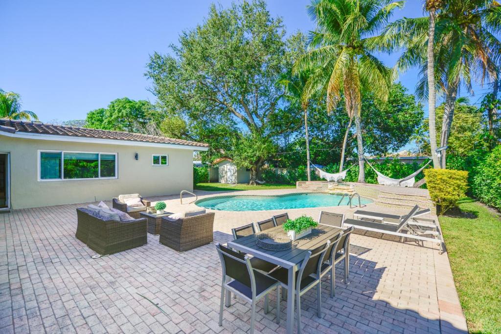 Private Pool - Free Parking - Stay in Coral Gables