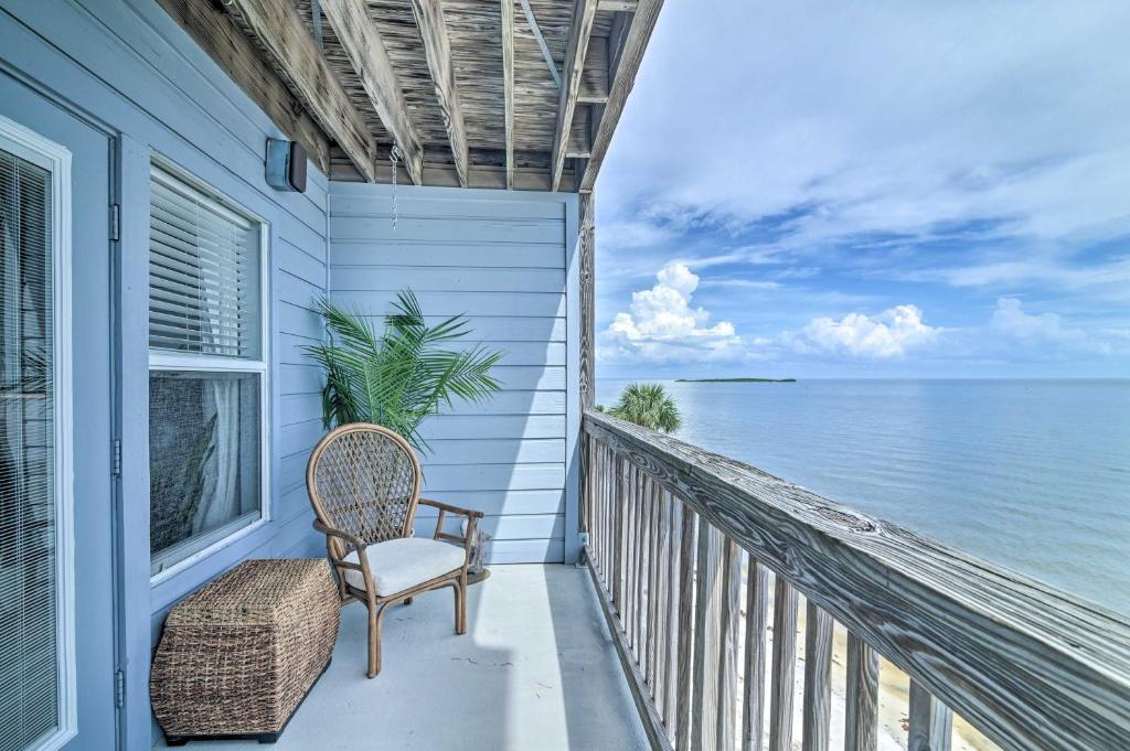 Beachfront Cedar Key Retreat with Pool Access!