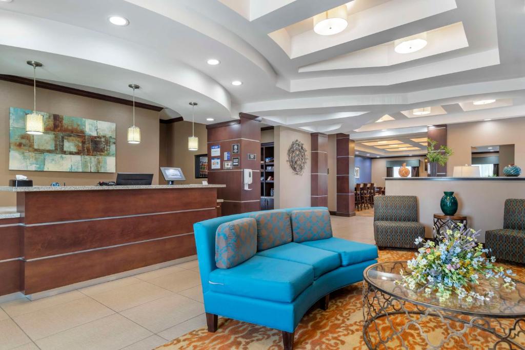 Best Western Plus Longhorn Inn & Suites